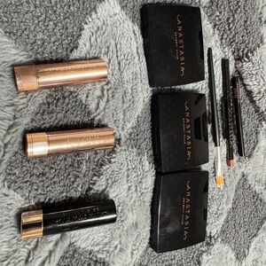 Anastasia Beverly Hills Assorted Makeup Bundle